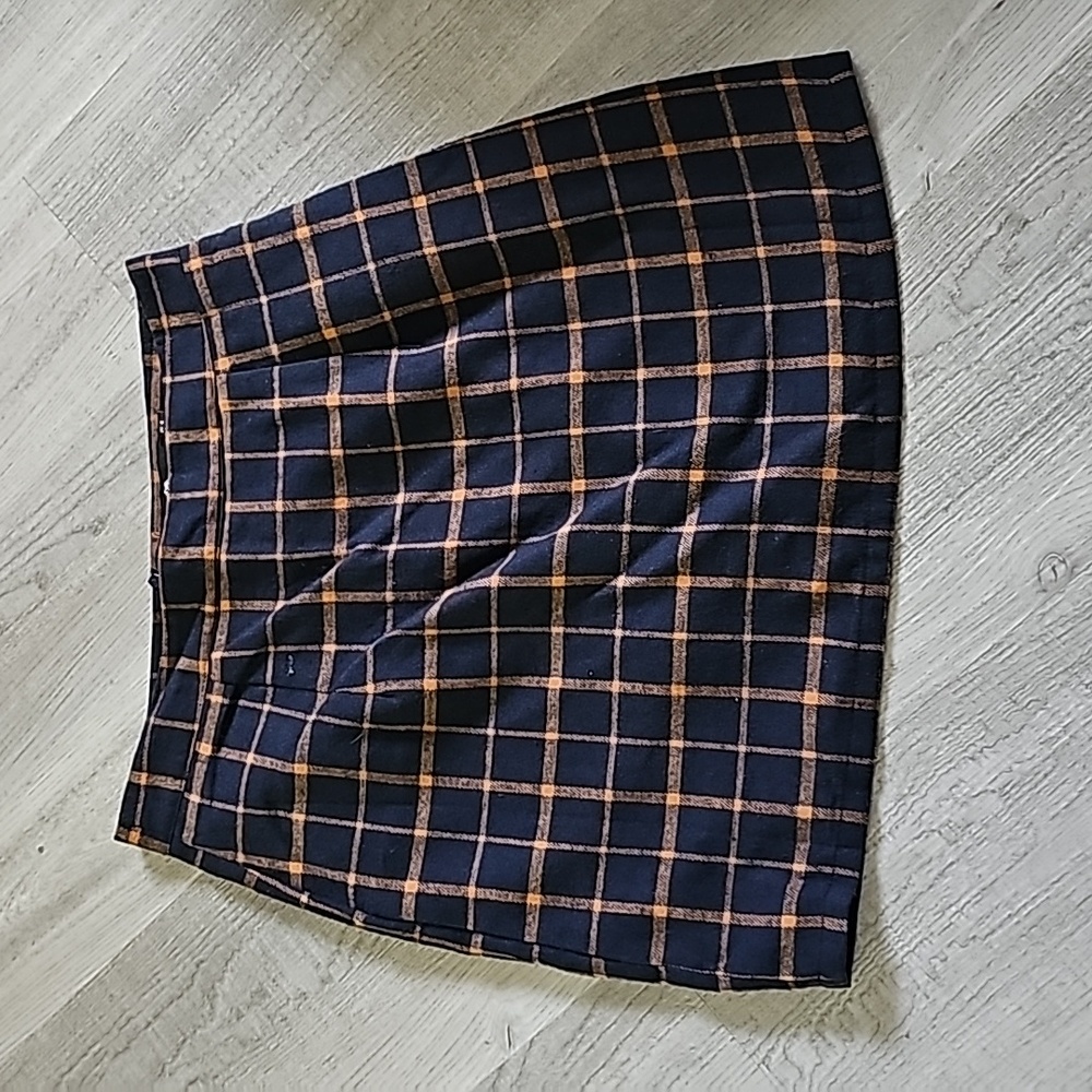 Skirt w Zipper on back